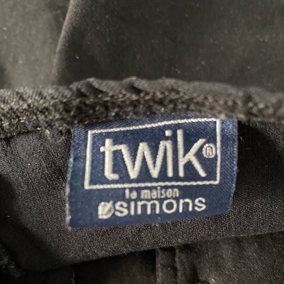 Black top - Picture 2 of 3